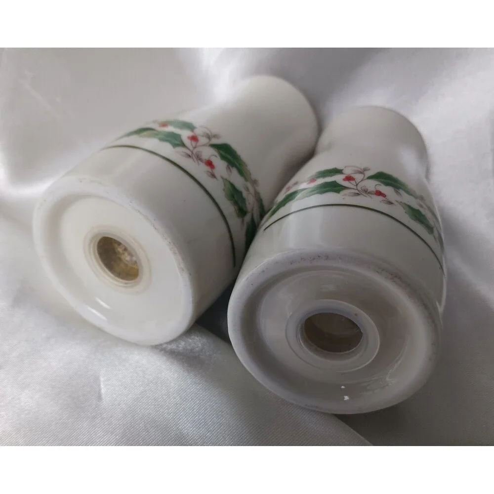 ROYAL LIMITED HOLLY HOLIDAY SALT & PEPPER SHAKER SET